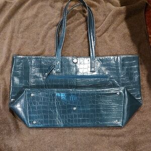 Antonio Valeria Elegant Green Crocodile-Embossed Tote Bag Or Purse